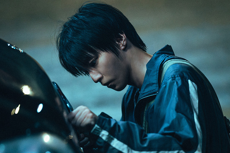 王俊凯主演电影《野孩子》曝“边缘挣扎”新片段